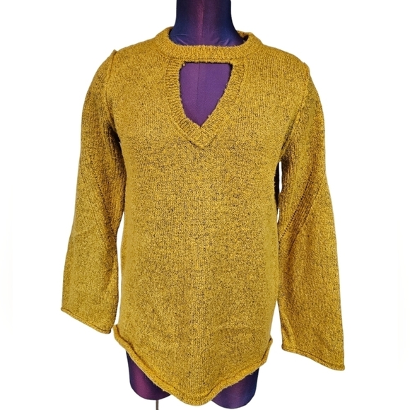 Taylor & Sage Mustard Yellow Keyhole Neck‎ Rolled Hem Sweater Size Small Women's - Picture 1 of 8